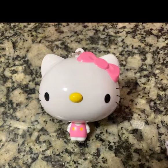 Hello Kitty Tape Measure+ Makeup Bag - Picture 2 of 3